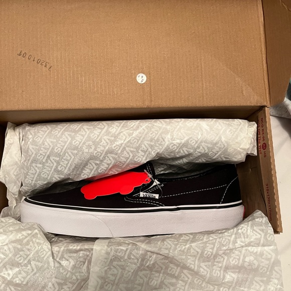 Black Classic Slip Vans - Picture 2 of 4